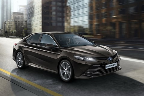 toyota camry quay lai chau au sau 14 nam