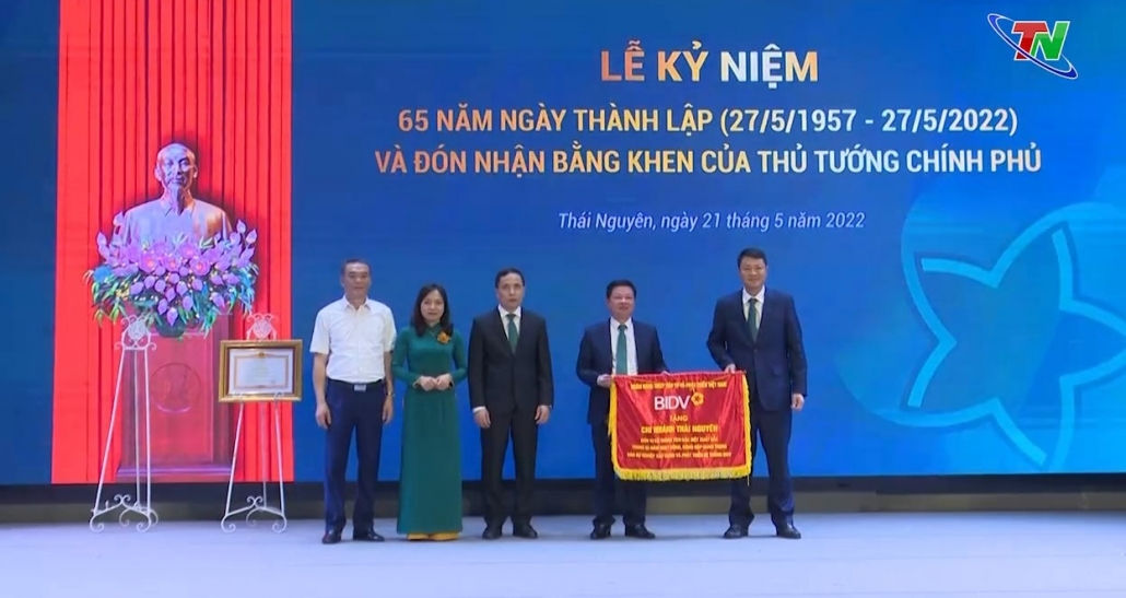Ngân hàng TMCP Đầu tư và Phát triển (BIDV) chi nhánh Thái Nguyên kỷ niệm 65 năm ngày thành lập
