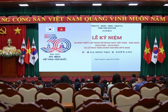 [Trực tuyến] Lễ kỷ niệm 30 năm thiết lập quan hệ ngoại giao Việt Nam - Hàn Quốc và trao tặng Huân chương hữu nghị