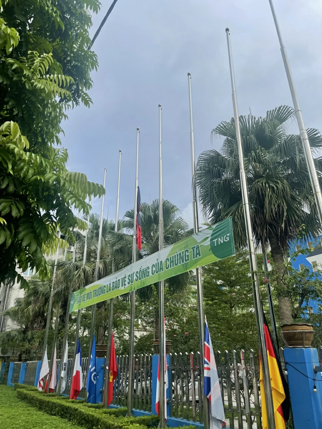 [Photo] Thái Nguyên treo cờ rủ trước ngày Quốc tang Tổng Bí thư Nguyễn Phú Trọng