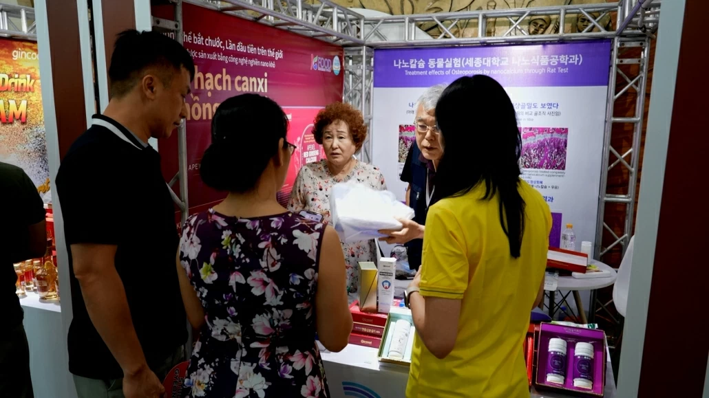 [Phóng sự ảnh]: Giao lưu các sản phẩm đặc trưng giữa 2 tỉnh Thái Nguyên và Gyeongsangbuk - do (Hàn Quốc)