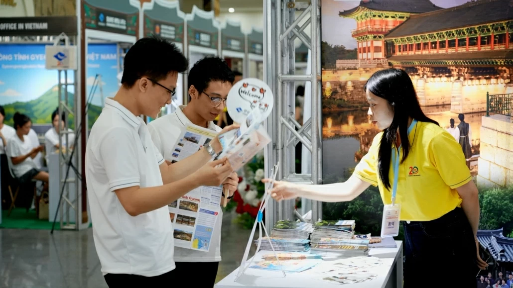 [Phóng sự ảnh]: Giao lưu các sản phẩm đặc trưng giữa 2 tỉnh Thái Nguyên và Gyeongsangbuk - do (Hàn Quốc)